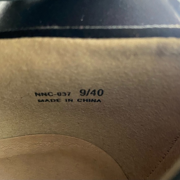 Chinese Laundry - wedge shoe with knot detail. Size 9M - Picture 7 of 7